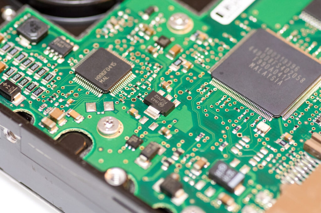 アップで映された半導体のイメージ画像